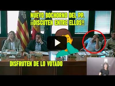 Embedded thumbnail for Video: PP-Vox ELIMINANDO DERECHOS. El BOCHORNO de un micro abierto ¡Si votamos salimos en el periódico!