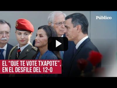Embedded thumbnail for Video: Gritan &amp;#039;¡Que te vote Txapote!&amp;#039; a Pedro Sánchez tras saludar al rey en el desfile del 12 de octubre