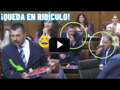 Embedded thumbnail for Video: ¡RIDÍCULO! El PP lleva una caja con FRESAS de HUELVA con... UN ENVASE DE UNA MARCA EXTRANJERA!