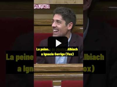 Embedded thumbnail for Video: La PEINETA de Jéssica Albiach a Garriga (VOX) en el Parlament #shorts #vox